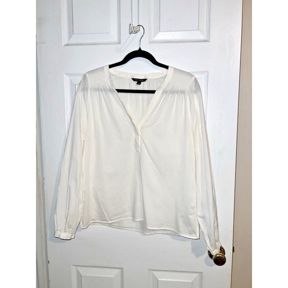 BANANA REPUBLIC White 100% Cotton Long Sleeve Smocked Shoulder Top Sz M